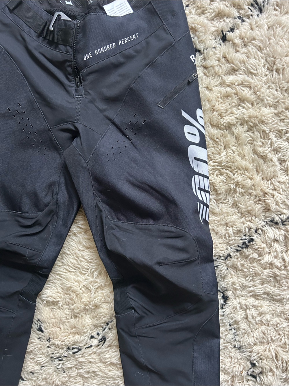 100% R-Core Men’s Downhill MTB Mountain Bike Pants Size 26 Black - Picture 2 of 4